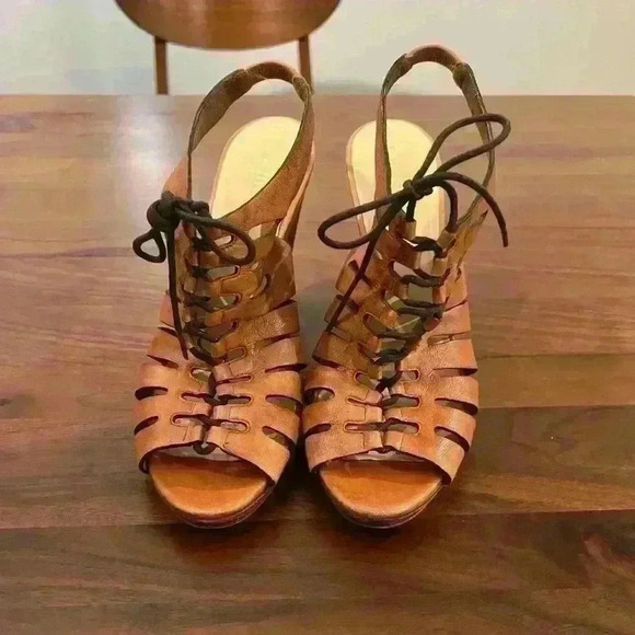 Cole Haan Genuine Leather Wedge Sandal Size 9B - Picture 1 of 6